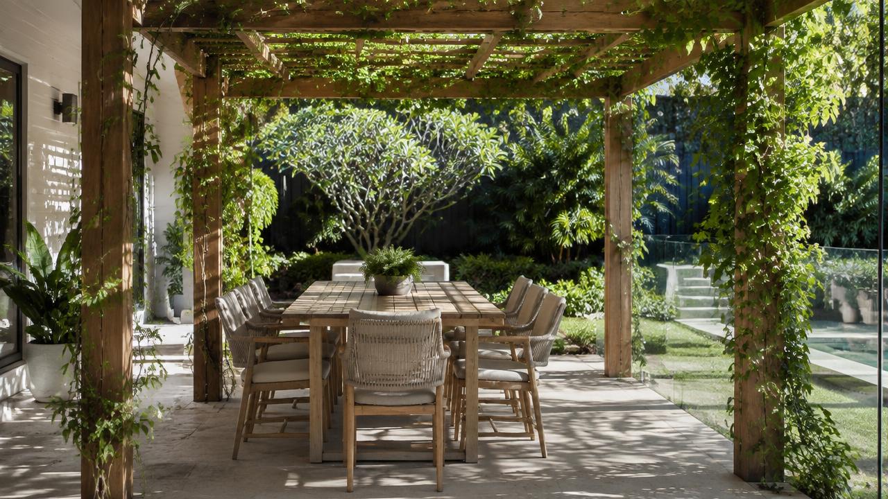 Timber pergola over an outdoor entertaining area on the Gold Coast